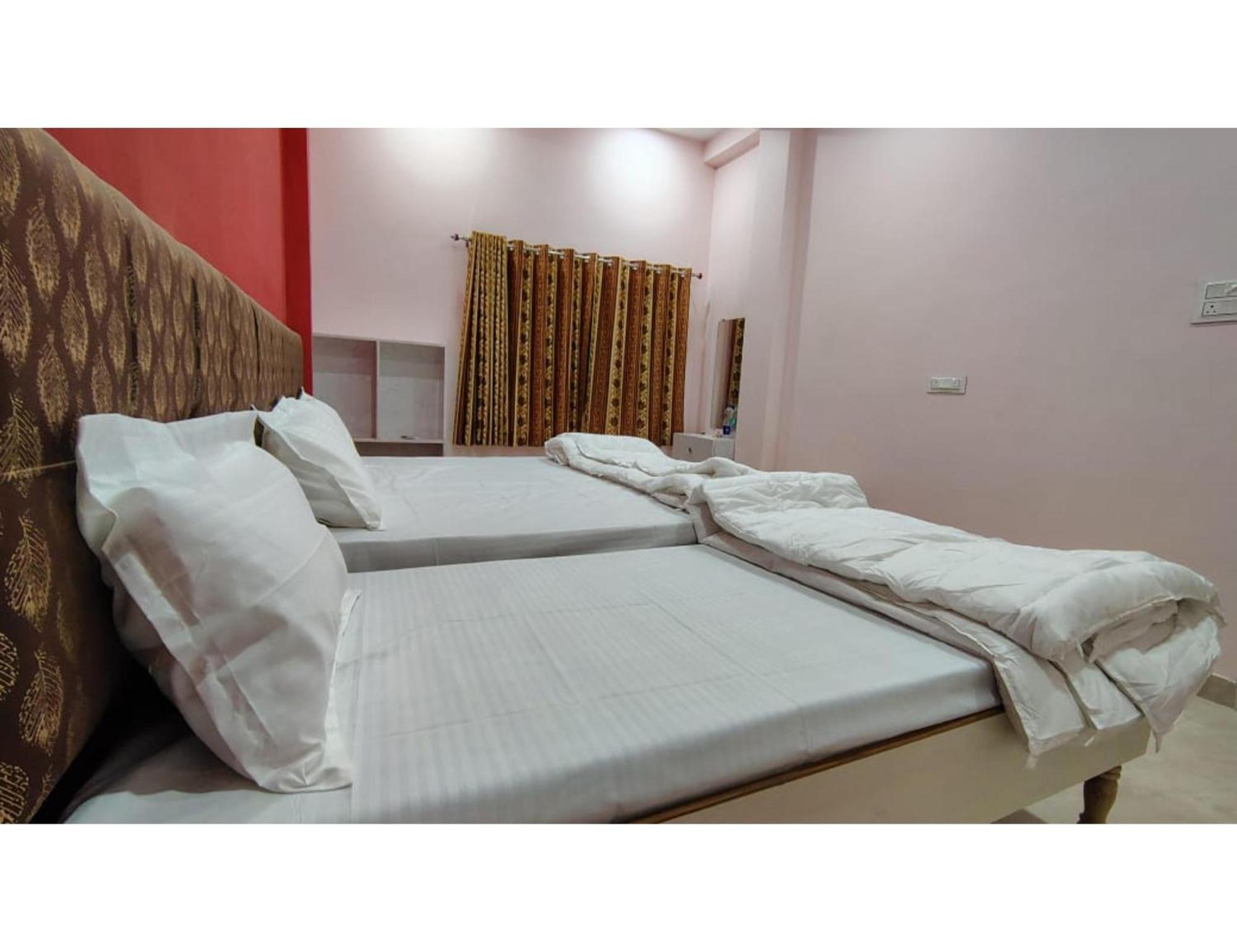 Shree Puram Otel Varanasi Dış mekan fotoğraf